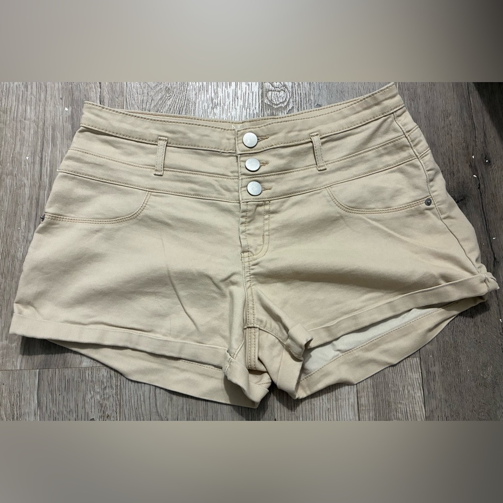 NOBO High Waist Cream Shorts